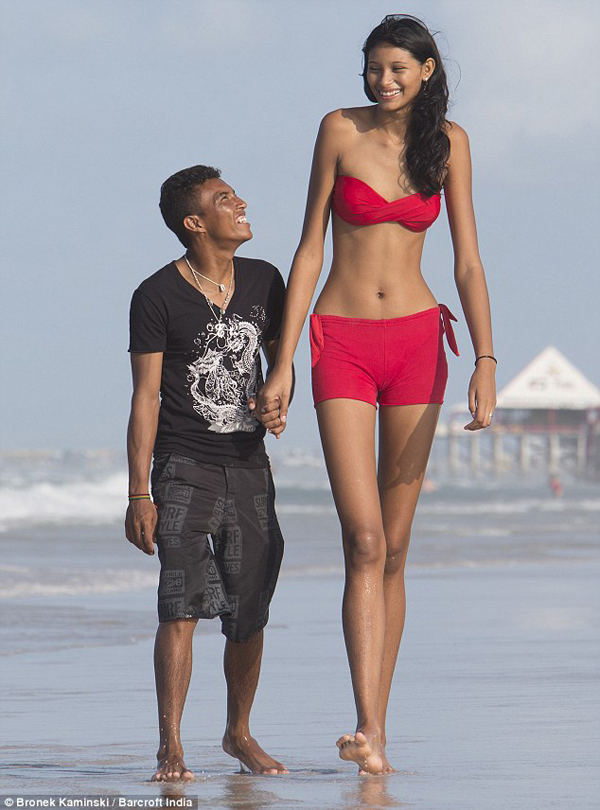 Miss Silva is 6’9″ tall, making her the tallest girl in the world.